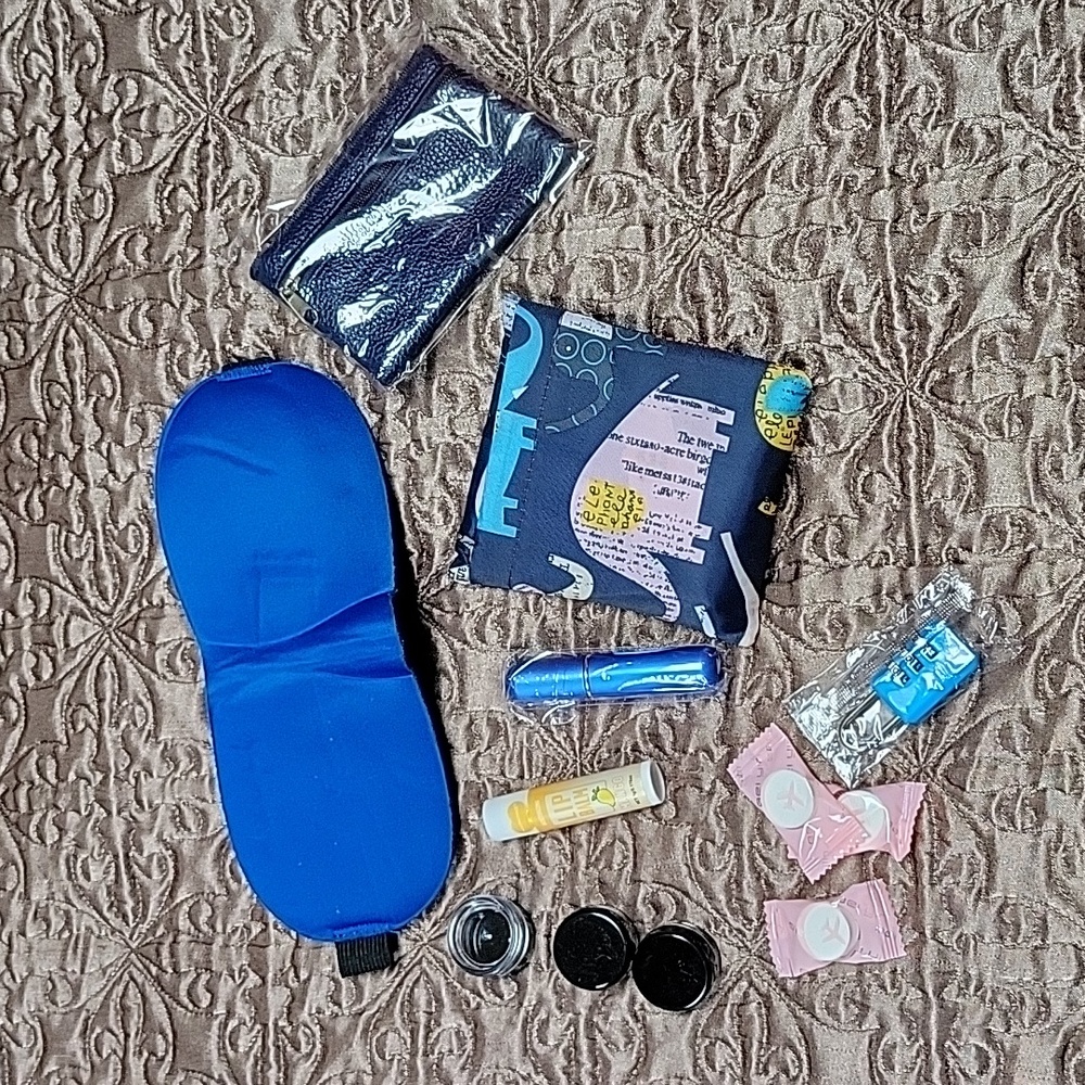 NWT- 7 Piece Travel Essentials Bundle